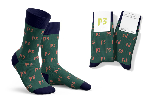 Socks in green-blue color with P3 logo in pink